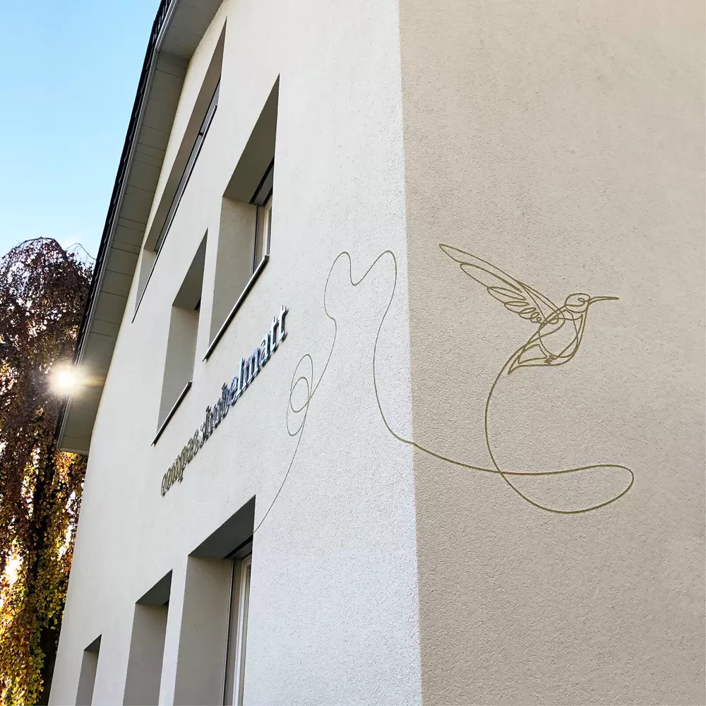 Corporate Design, Detail Hausbeschriftung aussen – Compass Hubelmatt