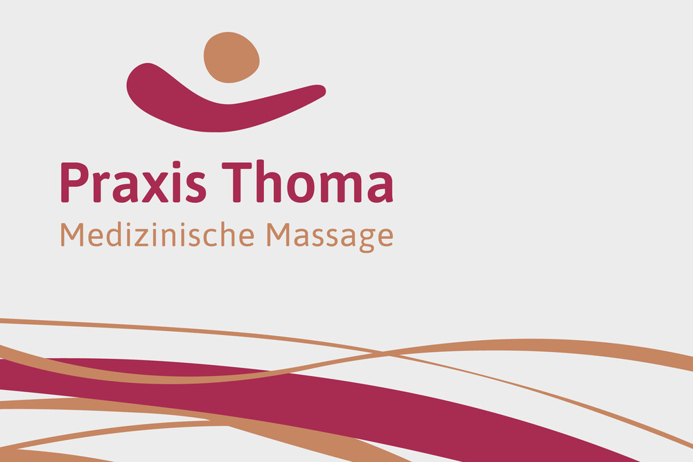 Logo mit Bildzeichen und Byline – Praxis Thoma, Medizinische Massage, Root