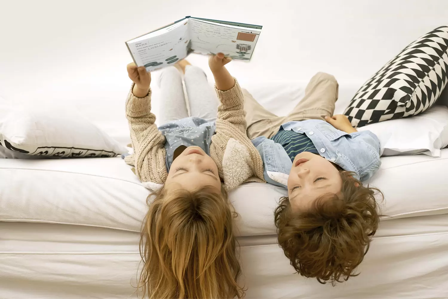 Impression Kinder mit Freund:innen-Buch, Buch für Jungs und Mädchen – Das Freund:innenbuch, byminz Naturprodukte, Luzern