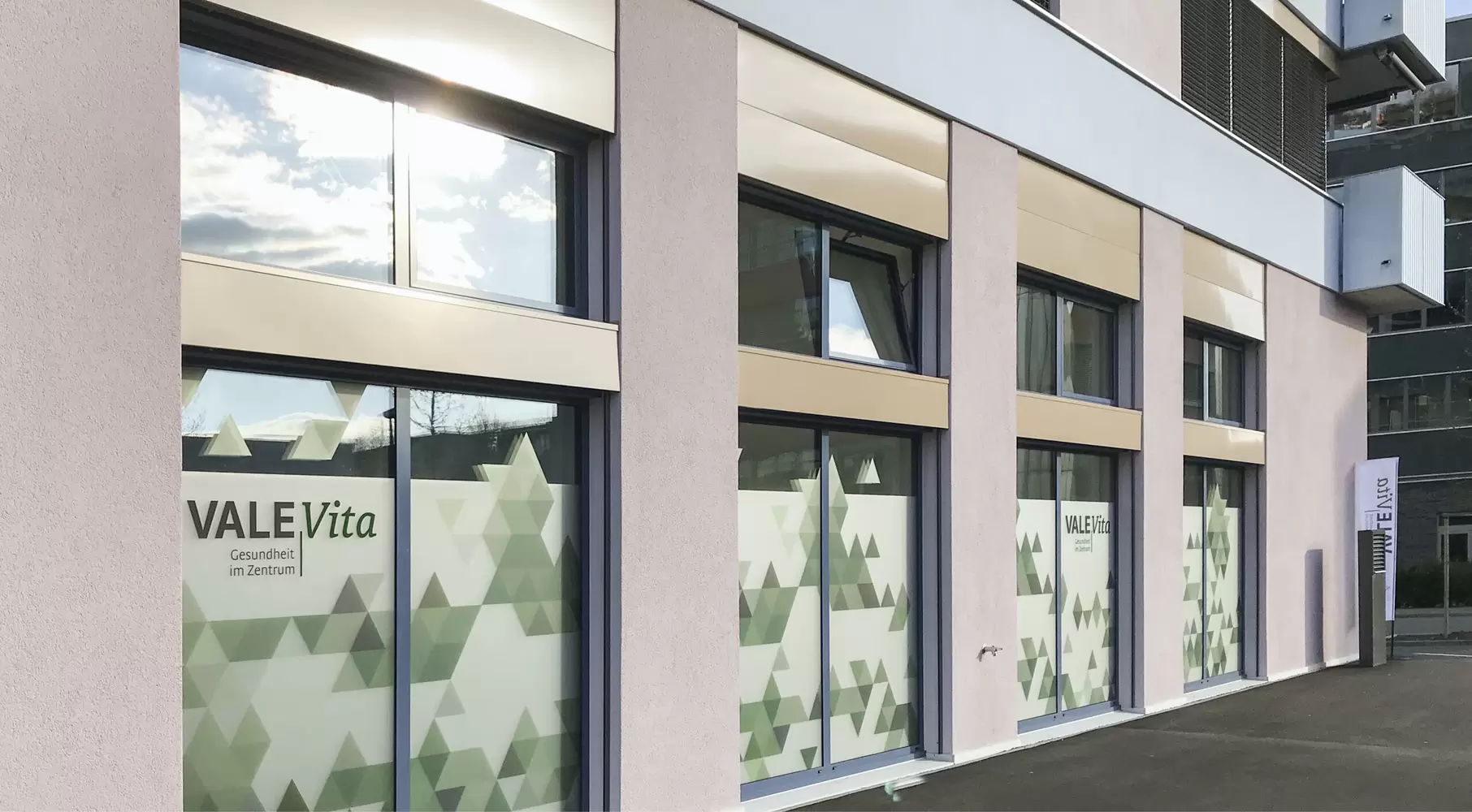 Fensterbeschriftungen, Teil des Corporate Designs – ValeVita