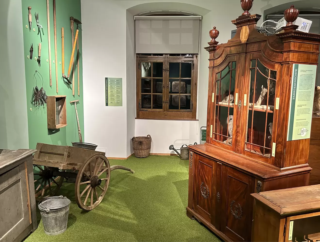 Gestaltung der Ausstellung «Von Riesen und Rosen» – Schloss Heidegg