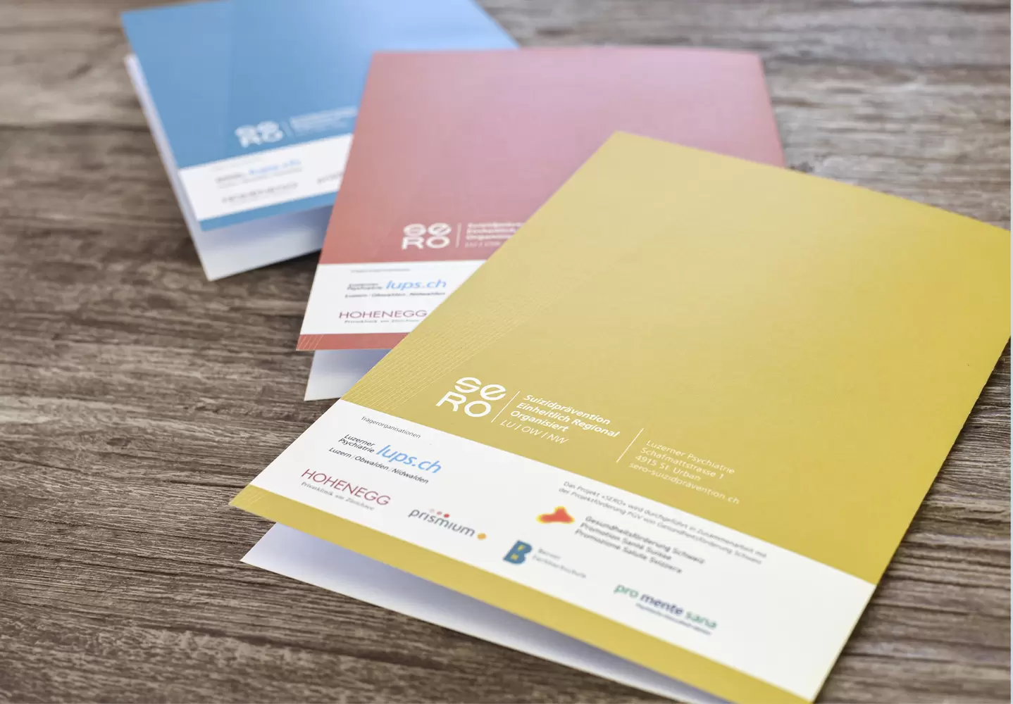 Kommunikationsunterlagen und Flyer, Rückseiten – Suizid Prävention SERO